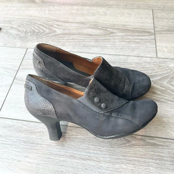 Blondo Black Suede Heels Side Button  Comfortable Slip Resistant Bootie - Picture 1 of 15